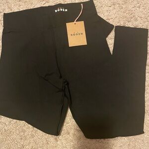 NWT Girls Mini Boden Black Classic Leggings